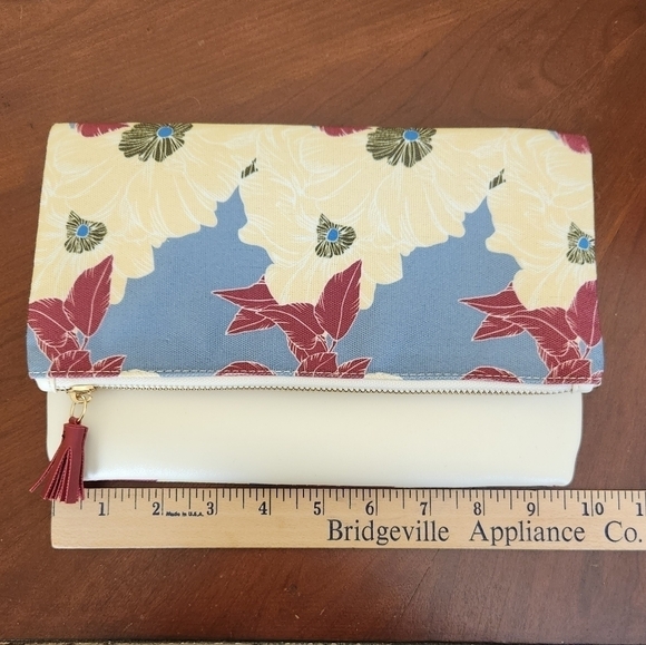 NWOT Rachel Pally Reversible Vegan Leather and Canvas Clutch in Bloom - Picture 5 of 12